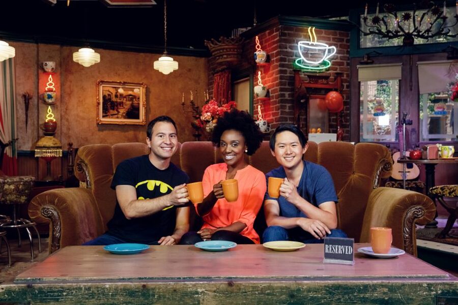 Los Angeles: Warner Bros Studio Hollywood & Bus Tour Package - The 9:30 AM shuttle from Hollywood