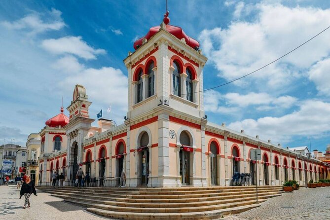 Loulé Market and Town Half-Day Bus Round Trip from Albufeira - Entering the Loulé market