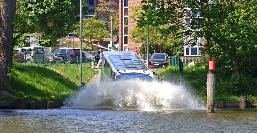 Lübeck: 1-Hour Splash Bus City Tour - Why the Splash Bus is more than a novelty