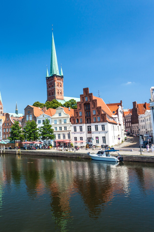 Lübeck: 1-Hour Splash Bus City Tour - The road portion through Lübeck’s old town