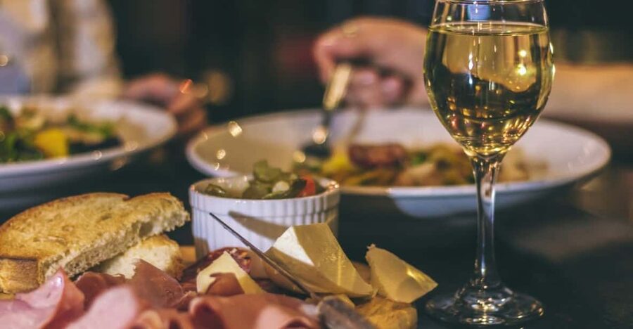 Luxembourg: Italian-Style Dinner in a Vintage Bus - Key points to know before booking