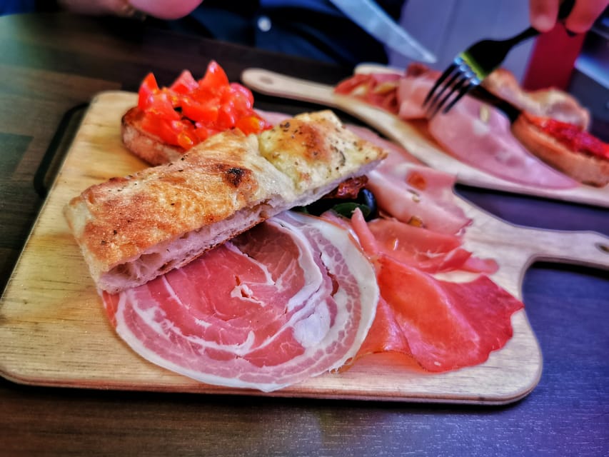 Luxembourg: Italian-Style Dinner in a Vintage Bus - The standard menu, course by course
