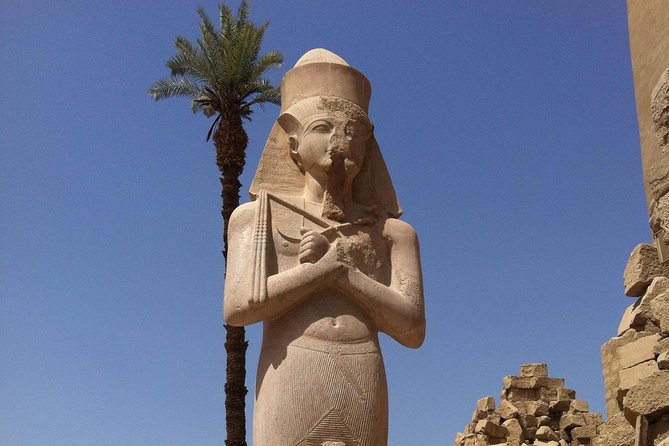 Luxor by Bus - Karnak Temple starts the day with scale