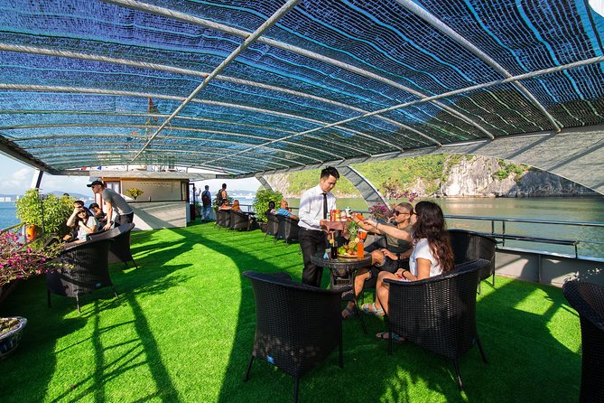 Luxury Halong Bay 1 Day on Cruises From Hanoi with Bus & Lunch - Vietnamese lunch with seafood