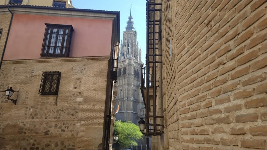 Madrid: Guided Tour to Toledo - The Cathedral, Jewish Quarter, mosques, and synagogues