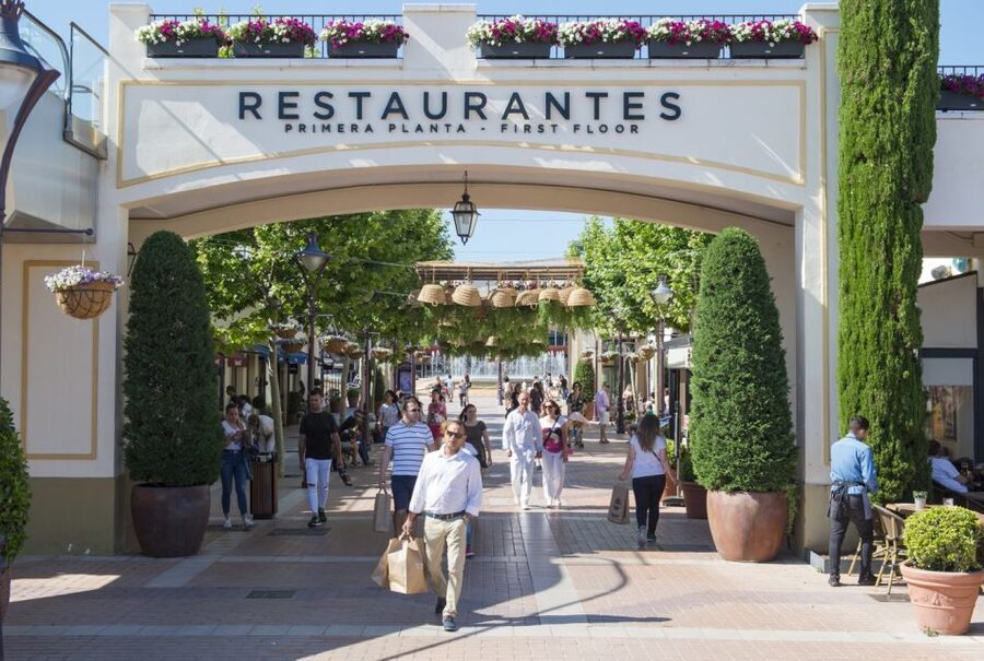 Mallorca: Fashion Outlet Shopping Excursion by Bus - A practical stop for families and mixed groups