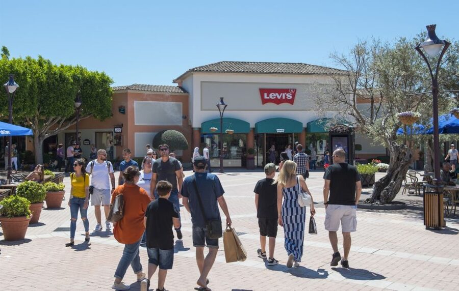 Mallorca: Fashion Outlet Shopping Excursion by Bus - What the VIP Day Pass really adds