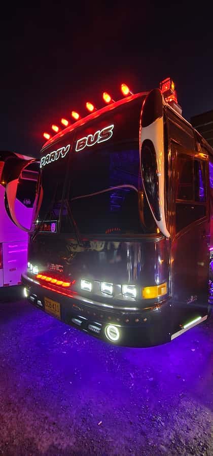 Medellin: Rumbero Party Bus with all the beer you can drink - Milla de Oro shows Medellin’s polished side