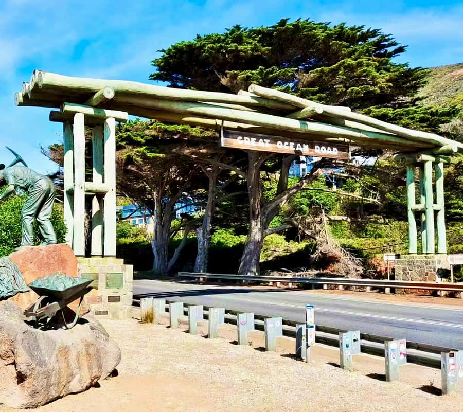 Melbourne Great Ocean Rd Reverse Tour London Bridge Wildlife - Why the reverse route matters on a one-day trip