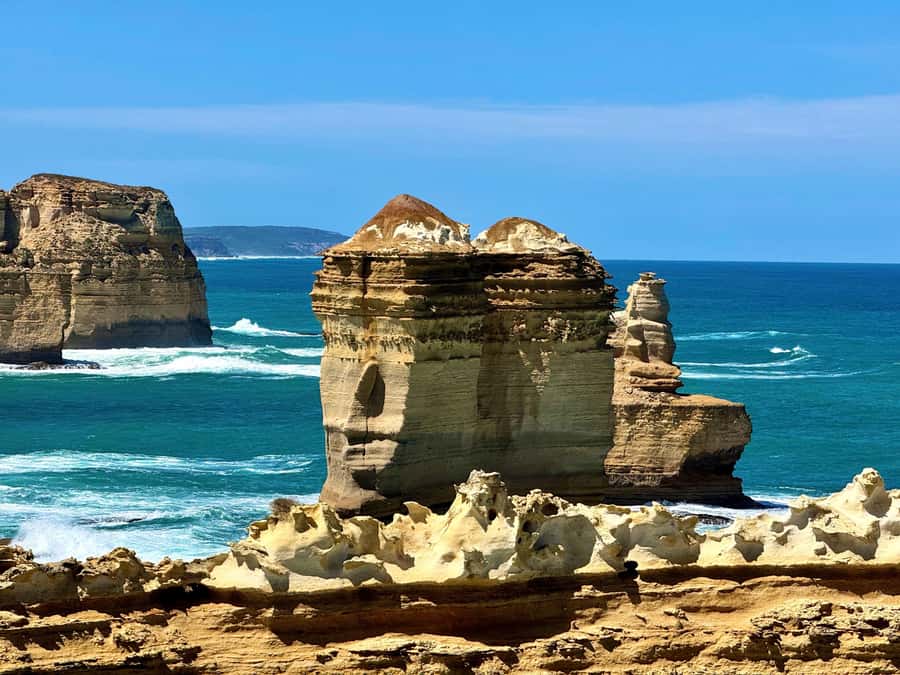 Melbourne Great Ocean Road Benz SmallGroup&LuxCoach BigGroup - Split Point Lighthouse and Memorial Arch add local character