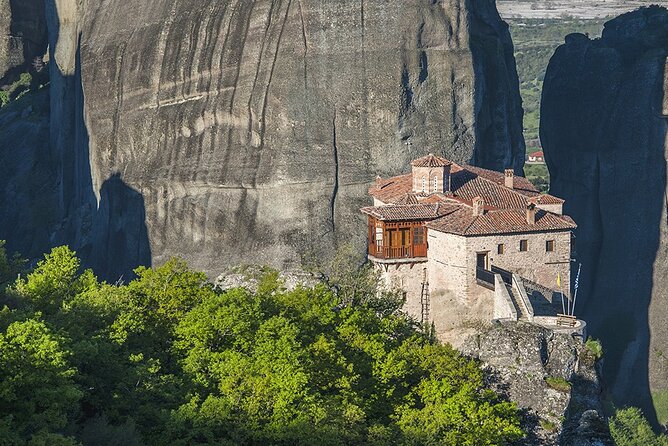 Meteora Full-Day Trip with Guide on Luxury Bus From Athens - The five-hour journey through mainland Greece