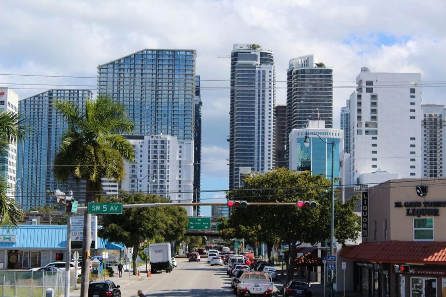 Miami : Bus, Boat & Walking Tour the Ultimate City Discovery - Why this tour works for a first look at Miami