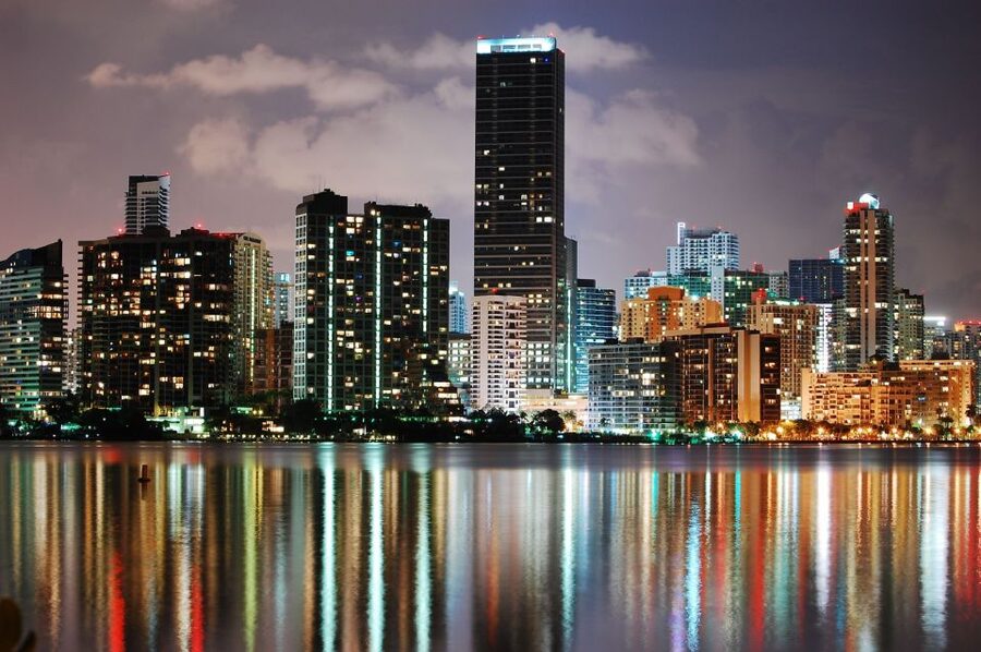 Miami: Open-top Bus Sightseeing Night Tour with Live Guide - The open-top deck: excellent views, real weather