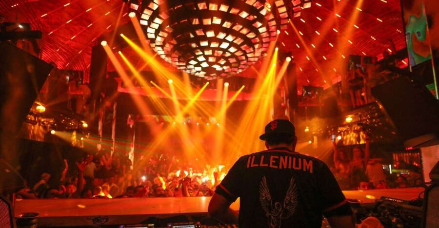 Miami: Party Bus, Club Entry, and Open Bar Night Experience - What your five-hour Miami night looks like