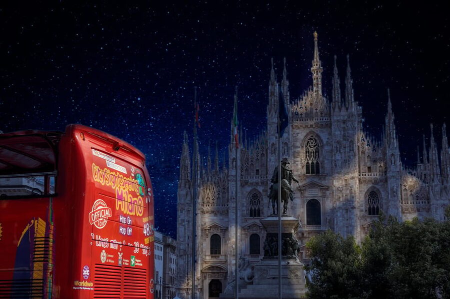 Milan: Night Tour by Bus - La Scala and the Brera district