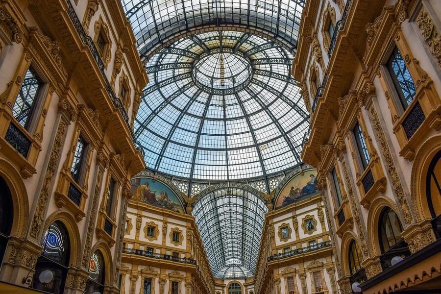 Milan: Night Tour by Bus - Navigli, canals, and evening lights