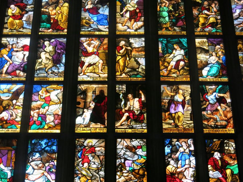 Milan: Skip-the-Line Duomo Guided Tour & Hop-on Hop-off Bus - The Madonnina and Milan’s identity