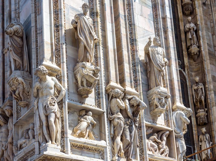 Milan: Skip-the-Line Duomo Guided Tour & Hop-on Hop-off Bus - Stories from six centuries of construction