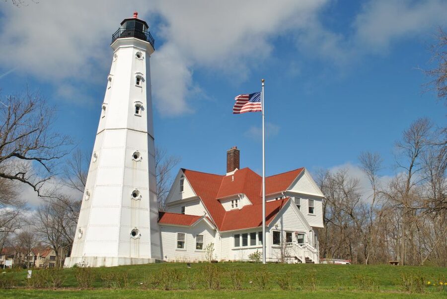 Milwaukee: Sightseeing Bus Tour - Lake Park, North Point Lighthouse, and Lake Michigan