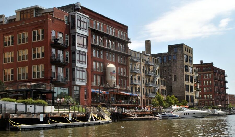 Milwaukee: Sightseeing Bus Tour - Third Ward, the Public Market, and a practical break