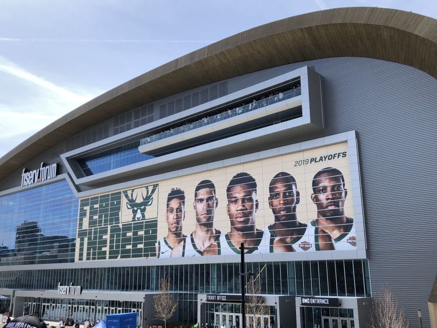 Milwaukee: Sightseeing Bus Tour - Pabst Brewing, Fiserv Forum, and the return downtown