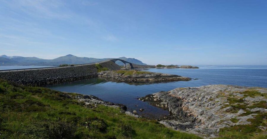 Molde: Atlantic Ocean Road & Varden Audio Guide Bus Tour - How the $93 price measures up