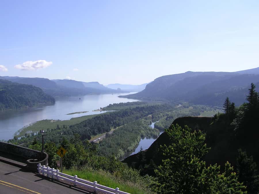 Multnomah Falls: Waterfall Corridor Hop-On Hop-Off Trolley - Why this trolley works better than driving the waterfall route