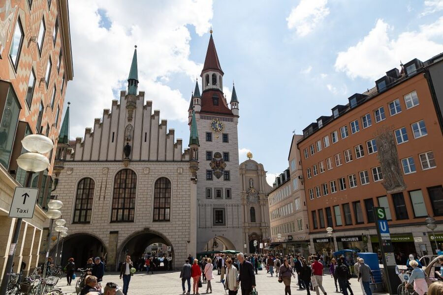 Munich: Big Bus Hop-On Hop-Off Tour by Open-Top Bus - Deutsches Museum and the temporary stop change