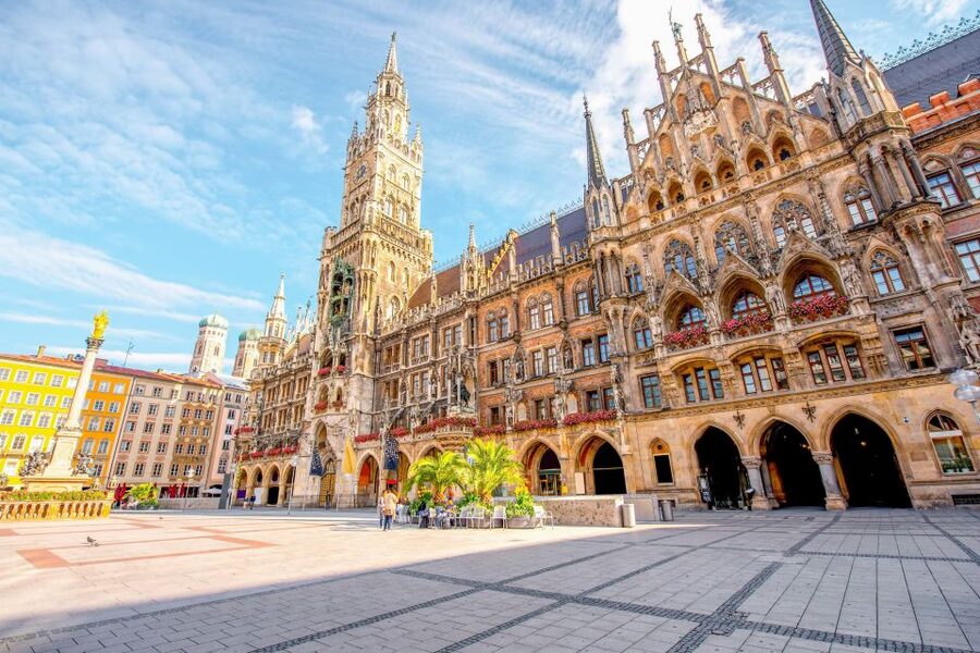 Munich Hop-On Hop-Off Tour: 1-Day or 2-Day Ticket - One day or two days?