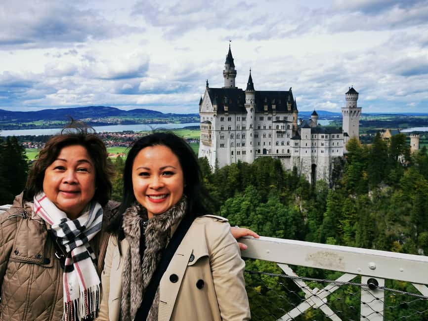 Munich: Neuschwanstein Castle by Bus with Alpine Bike Ride - Cycling beside the Alpine lakes