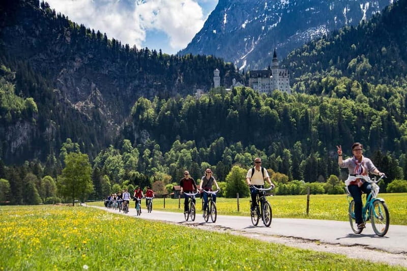 Munich: Neuschwanstein Castle by Bus with Alpine Bike Ride - Lunch near the castle, with Bavarian food