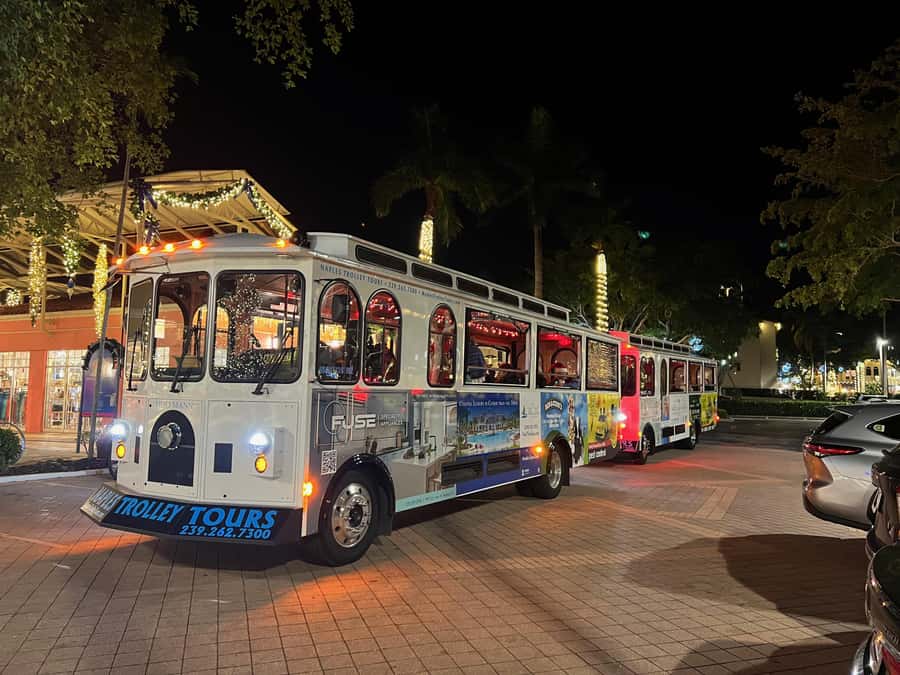 Naples, Florida: Guided Trolley Tour (Hop-On Hop-Off) - 5th Avenue South is the best place to continue on foot