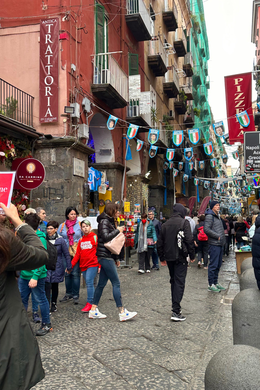 Naples: Hop On Hop Off Bus & Sant'Anna dei Lombardi - Who should book this experience