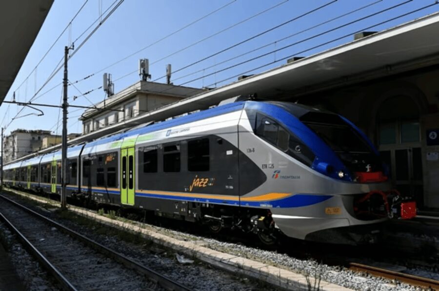 Naples: Hop-On Hop-Off Bus Tour with Train from Salerno - Why this Naples day trip works well from Salerno