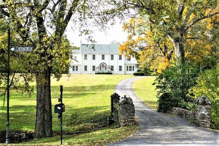 Nashville: Homes of the Stars Narrated Bus Tour - What this Nashville bus tour is really like