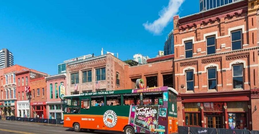 Nashville: Hop-on Hop-off Trolley Tour - Stops 2 and 3: The Parthenon and Nashville hot chicken