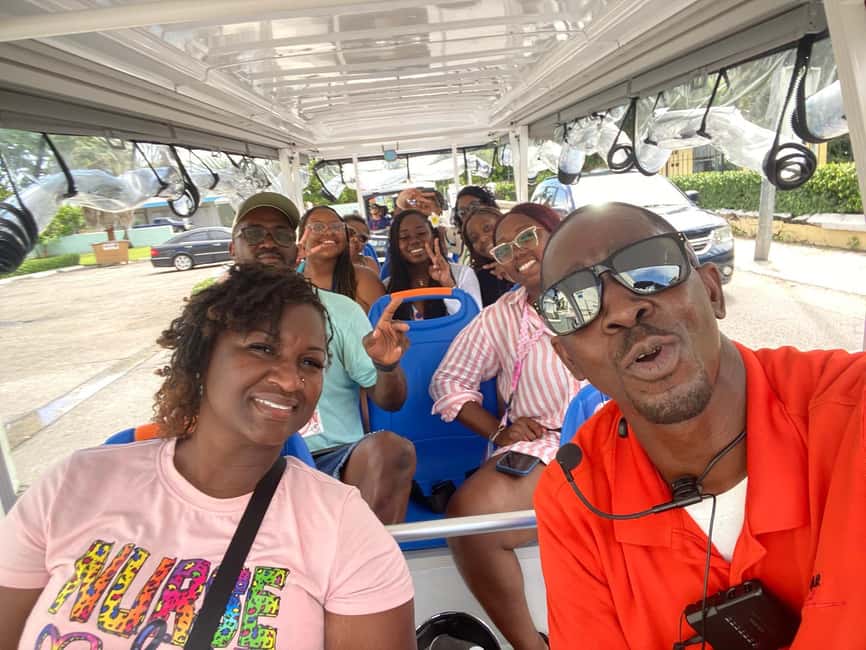 Nassau: Electric Bus Tour with Food & Drink Samples - Queen’s Staircase and the short climb into Nassau’s past