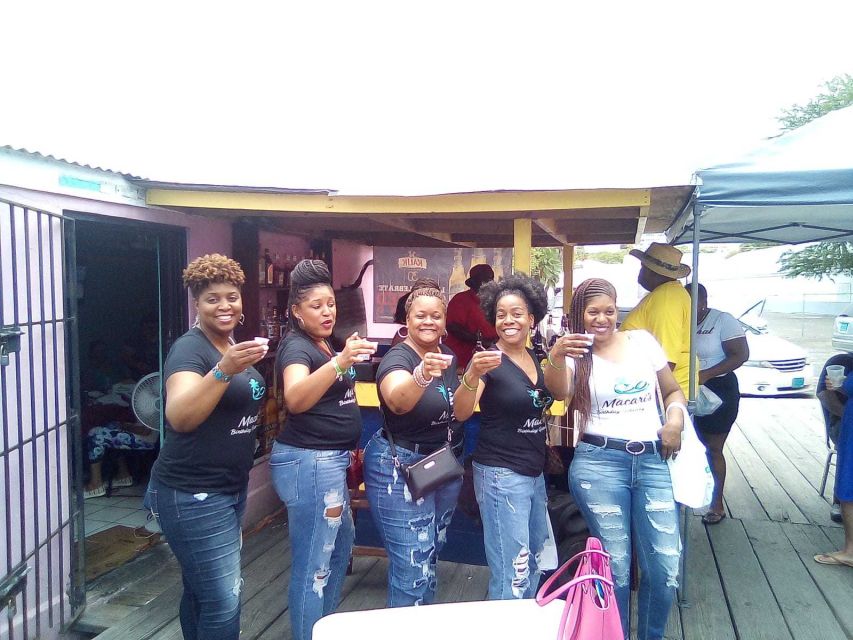 Nassau: Sip, Sample & See, Food & History Bus Tour - The final Bahamian lunch
