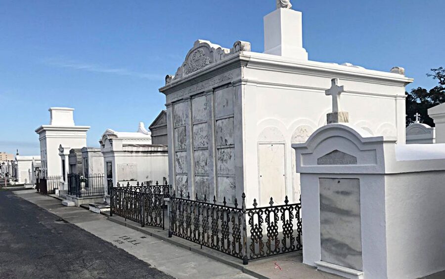New Orleans: 2-Hour 15-Minute City and Cemetery Tour by Bus - Comfort, group size, and the real pace of the tour