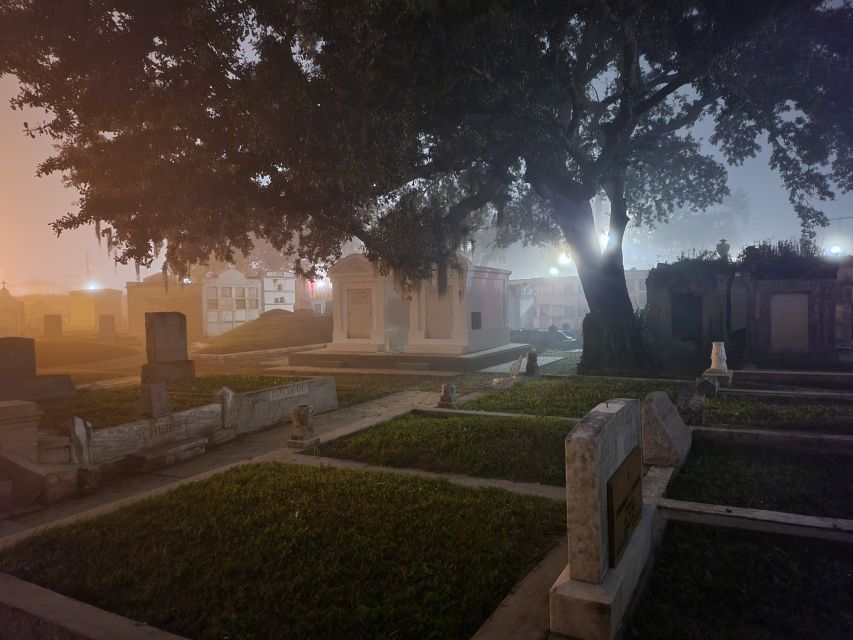 New Orleans: Cemetery Bus Tour At Dark with Exclusive Access - Key points before you book