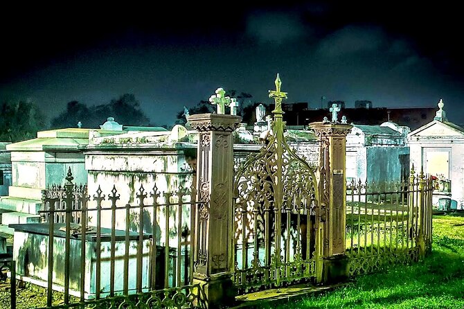 New Orleans Dead of Night Ghosts and Cemetery Bus Tour - What $55 gets you, and where the value lies