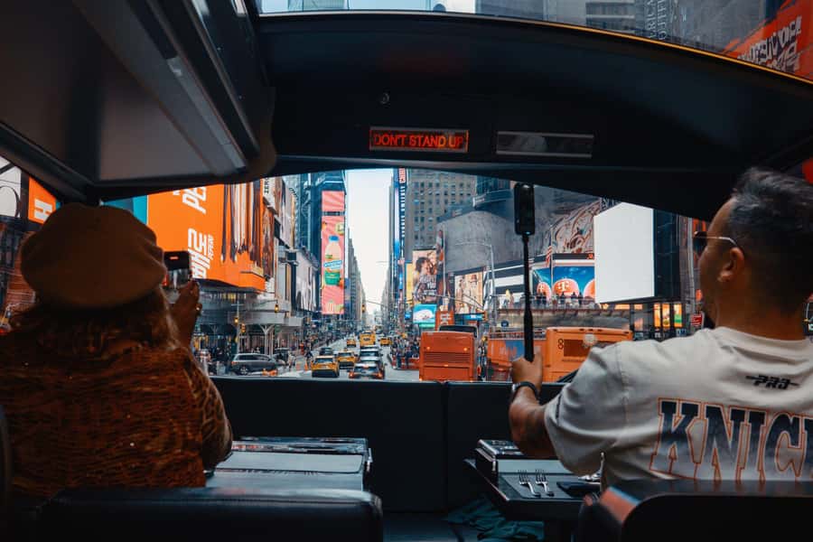 New York City: Bustronome Gourmet Lunch Tour on a Luxury Bus - Manhattan Views From a Glass Roof