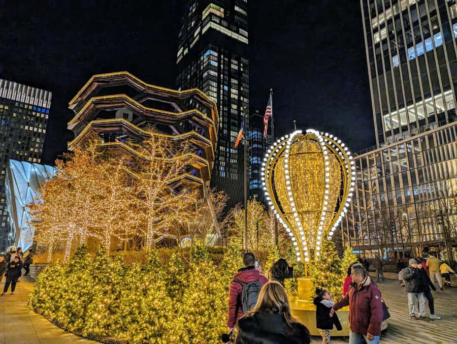 New York City: Guided Private Glass-Top Bus Tour at Night - A food pause in Lower Manhattan