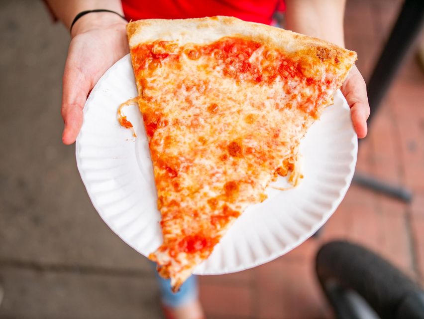 New York City: Half-Day Pizza Bus Tour - What Scott teaches between bites