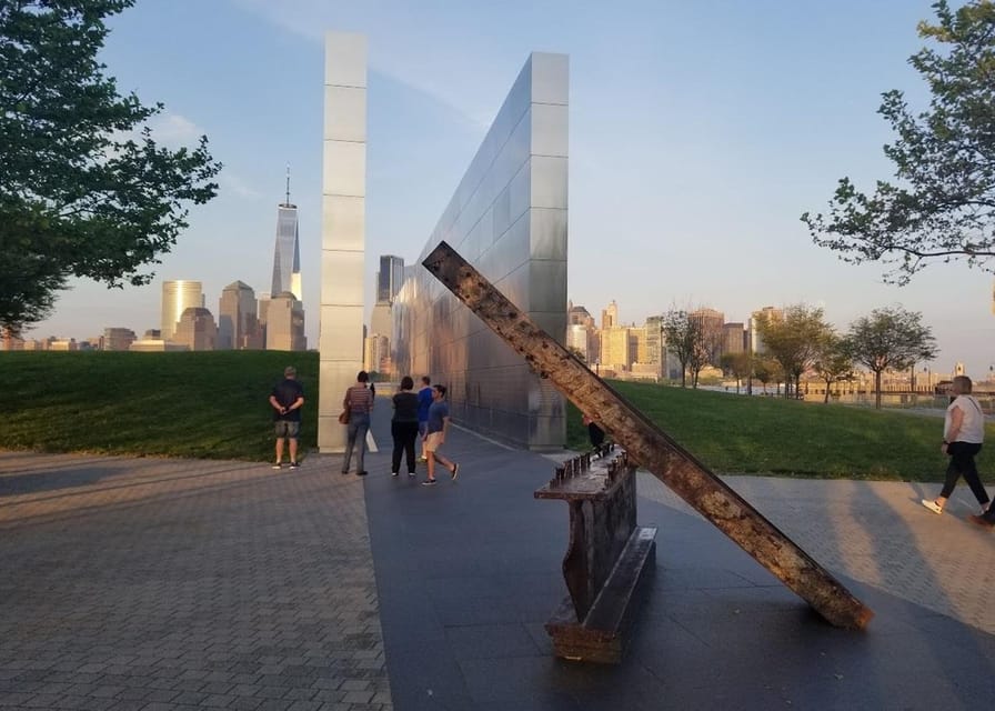 New York City Night Views - A panoramic hop-on-hop-off tour - Why the skyline looks best from New Jersey
