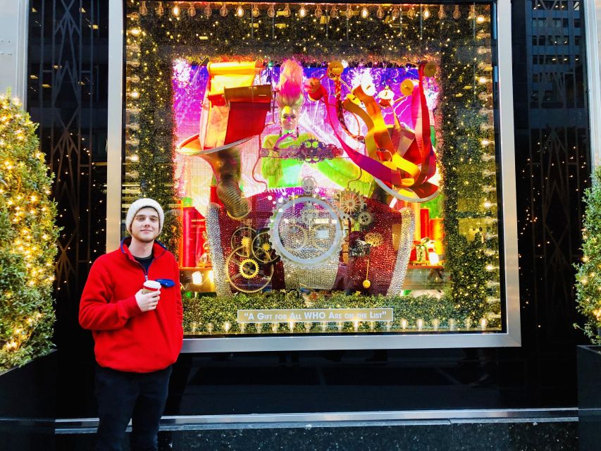 New York Holiday Lights and Movie Sites Bus Tour - Fifth Avenue windows and the best holiday views