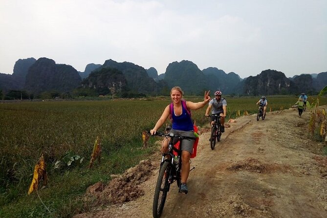 Ninh Binh Daily Tour All-Inclusive Bus, Guide, Lunch & Activities - Bai Dinh Pagoda and its enormous scale