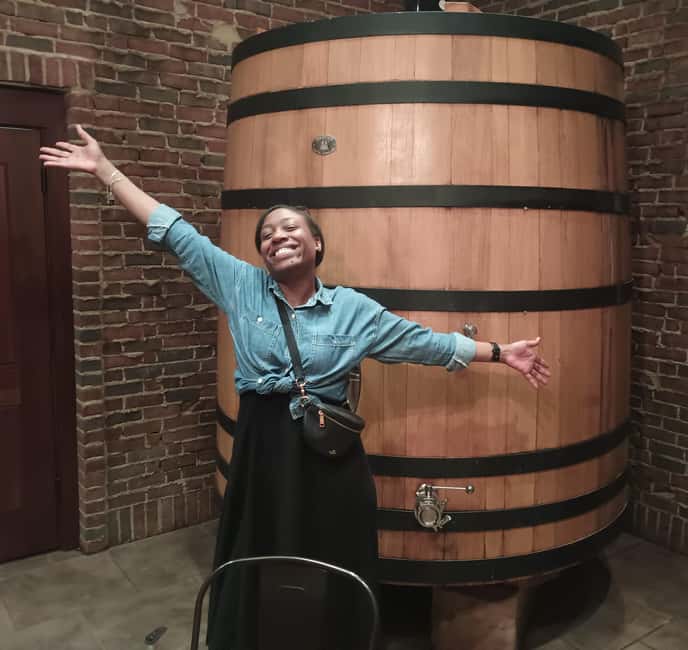 NON-BUS MOVIE STARS Leelanau Peninsula Sunset Wine Tour - Key points to know before booking