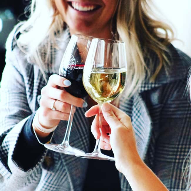 NON BUS White Wine Lover Old Mission Traverse City Wine Tour - What the $89 price covers
