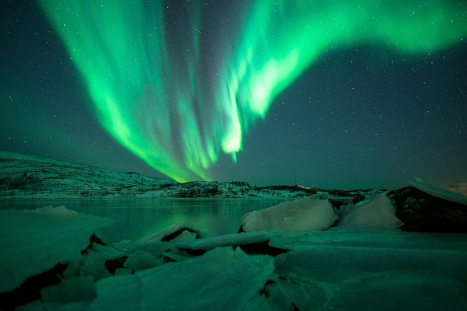 Northern Lights Big Bus Chase with Chasing Lights - The free photos are a major part of the value